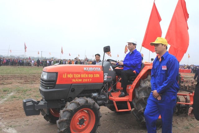 Le président descend au champ à Doi Son - ảnh 2